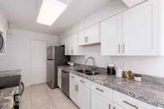 Photo #4: 6957656 Listing