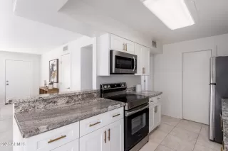 Photo #5: 6957656 Listing