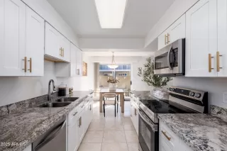 Photo #6: 6957656 Listing