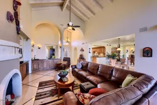 Photo #4: 6957675 Listing