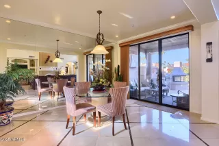 Photo #5: 6957675 Listing