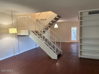 Photo #4: 6957690 Listing