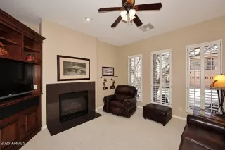 Photo #5: 6957716 Listing