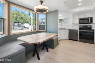 Photo #2: 6958115 Listing