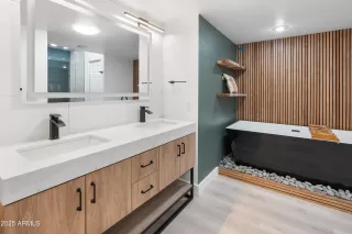 Photo #3: 6958115 Listing