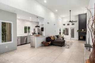 Photo #6: 6958123 Listing