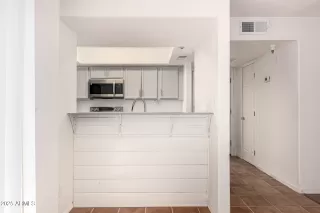 Photo #3: 6958138 Listing