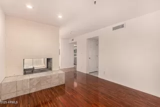 Photo #6: 6958138 Listing