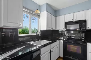 Photo #2: 6958175 Listing