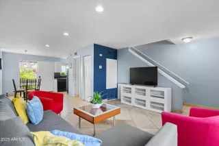 Photo #5: 6958175 Listing