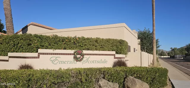 MLS: 6958272 Condo For Sale