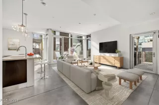 Photo #1: 6958352 Listing 