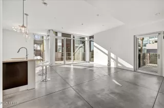 Photo #2: 6958352 Listing 