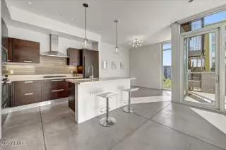 Photo #4: 6958352 Listing 