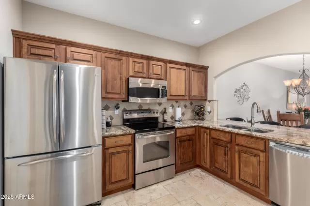 MLS: 6958915 Condo For Sale