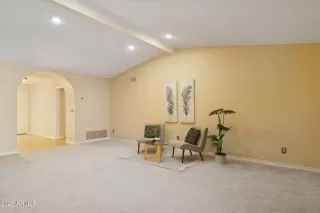 Photo #2: 6958933 Listing