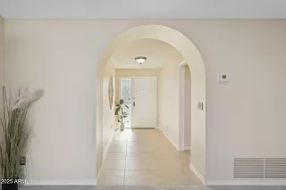 Photo #3: 6958933 Listing