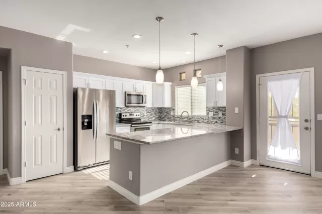 MLS: 6958961 Condo For Sale