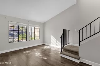 Photo #2: 6959075 Listing 