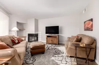 Photo #6: 6959436 Listing 