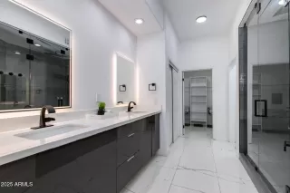 Photo #5: 6959576 Listing 