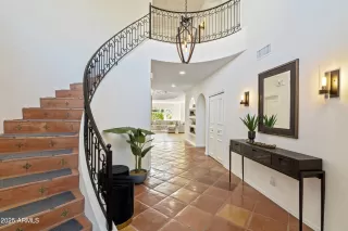 Photo #1: 6959633 Listing 