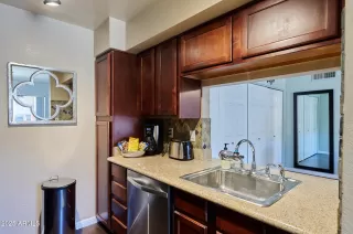 Photo #4: 6959647 Listing 