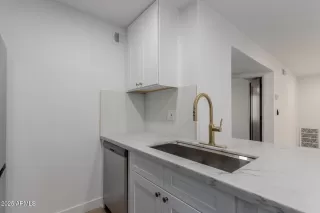 Photo #4: 6959648 Listing 