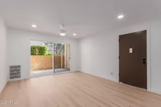 Photo #5: 6959648 Listing 