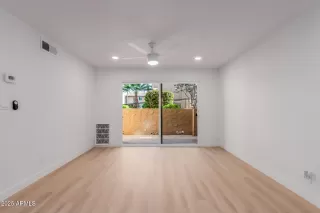 Photo #6: 6959648 Listing 