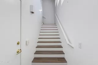 Photo #5: 6959757 Listing 