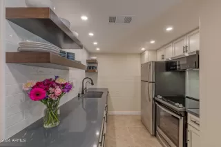 Photo #5: 6959791 Listing 