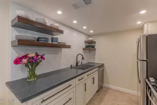 Photo #6: 6959791 Listing 