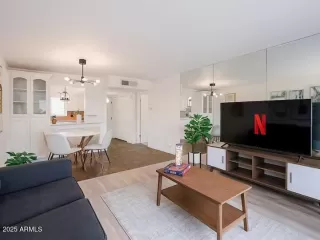 Photo #1: 6959799 Listing 