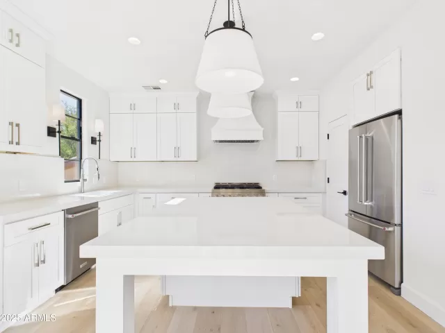 MLS: 6959806 Condo For Sale