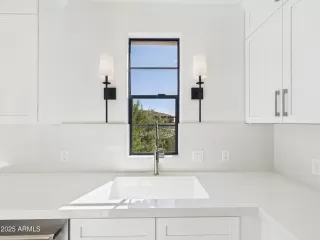 Photo #2: 6959806 Listing 