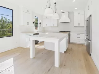 Photo #3: 6959806 Listing 