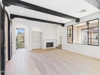 Photo #6: 6959806 Listing 