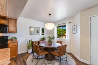 Photo #6: 6959818 Listing 