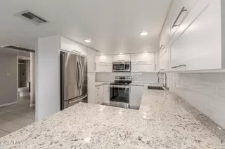 Photo #3: 6959883 Listing 