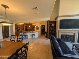 Photo #3: 6959890 Listing 