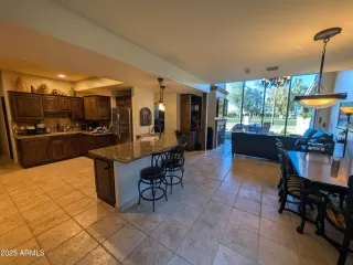 Photo #5: 6959890 Listing 