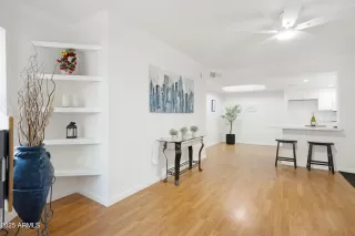 Photo #3: 6960061 Listing 