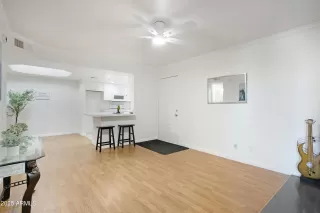 Photo #4: 6960061 Listing 