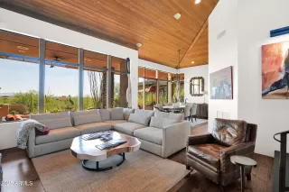 Photo #6: 6960108 Listing 