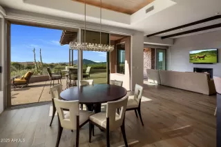 Photo #6: 6960347 Listing 