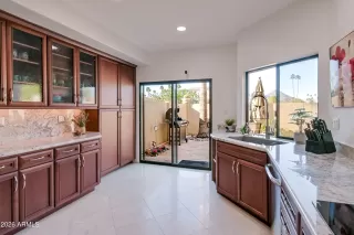 Photo #5: 6960378 Listing 