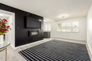 Photo #3: 6960658 Listing 