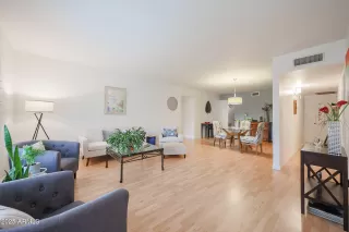 Photo #3: 6960662 Listing