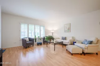 Photo #4: 6960662 Listing